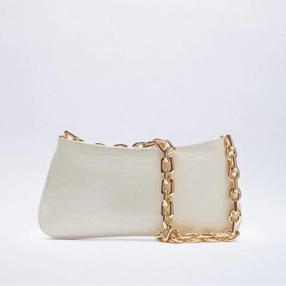 Zara Purse - Picture 1 of 3